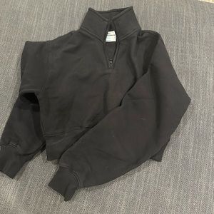 Aritzia black Tna sweatshirt cozy fleece